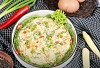 Mâm cơm rực rỡ với trứng cá hấp ngũ sắc đủ màu, đủ vị