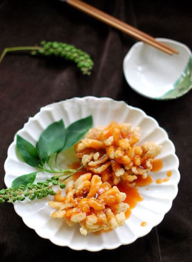 Huong-dan-lam-ca-chien-gion-hinh-hoa-cuc-no-ro Cach-lam-ca-chien-gion-hinh-hoa-cuc-xot-chua-ngot-dep-mat