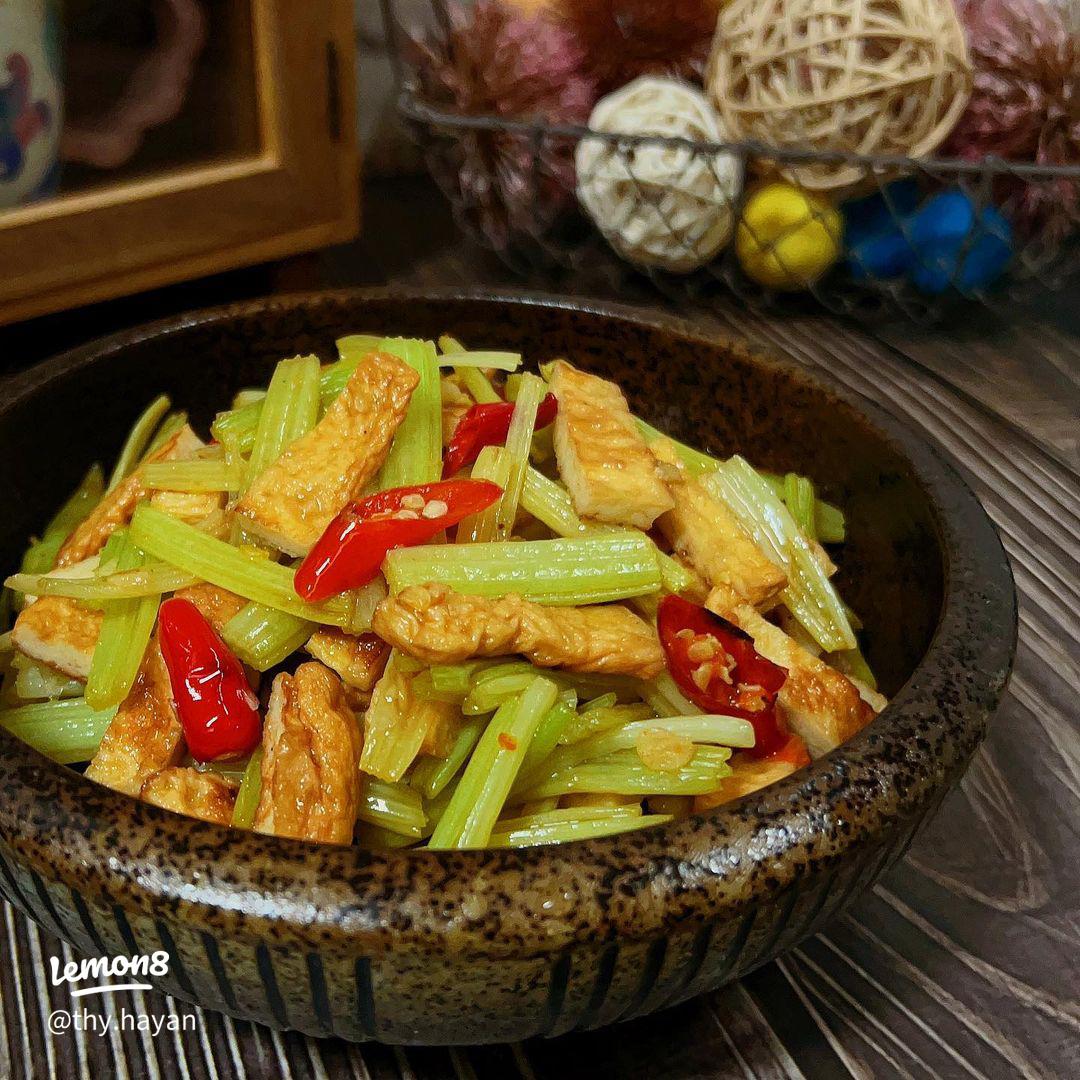 Hung-dan-lam-cha-ca-xao-can-tay