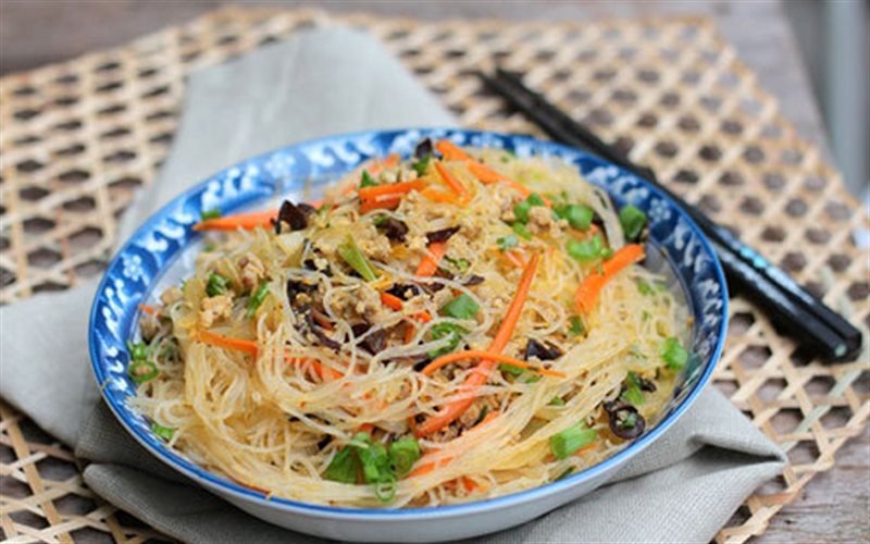 Huong-dan-lam-mien-xao-ca-don-gian Cach-lam-mien-xao-ca-cuc-hap-dan