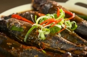 Cá nục kho mía ngọt thanh, đậm đà bữa cơm Việt