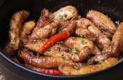 Trứng cá kho tiêu cay nồng, chuẩn vị mẹ nấu