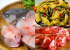 Cách làm canh cá lăng nấu dưa chua đơn giản, đổi món bữa cơm ngày hè