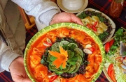 Đánh thức vị giác cùng gỏi cá tầm sốt thái chua cay