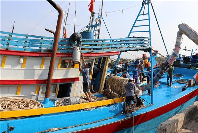 Gia-nhien-lieu-tang-khien-ngu-dan-ra-bien-gap-kho-khan Cang-bien-nhung-ngay-gia-nhien-lieu-tang
