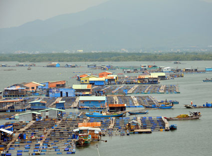 Thiet-hai-sau-bao-mien-trung